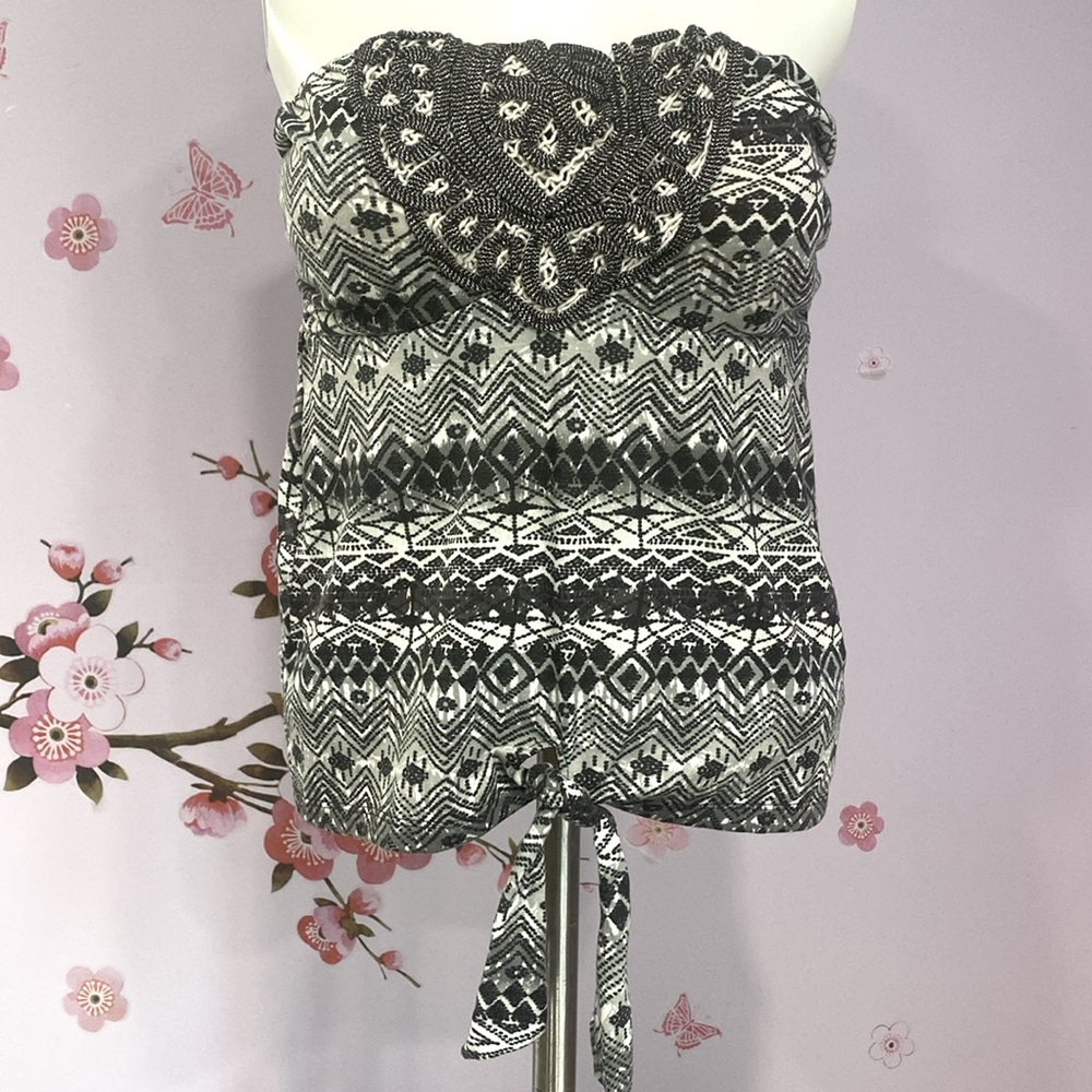 New BONGO Black White & Gray Strapless Halter Top Front Crochet Design Women’s S
